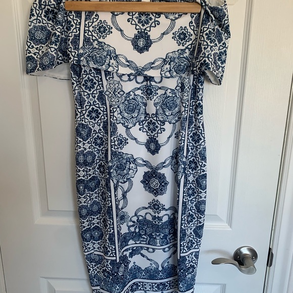 L’Atiste by Amy Blue paisley bodycon stretchy dress size M medium - Picture 2 of 3